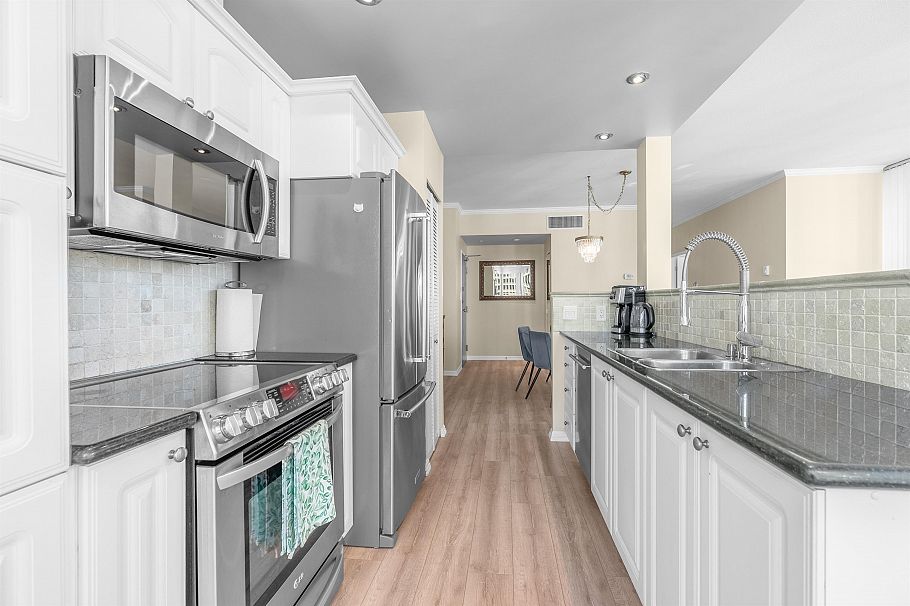 2702 1166 Melville Street Vancouver, BC - 13