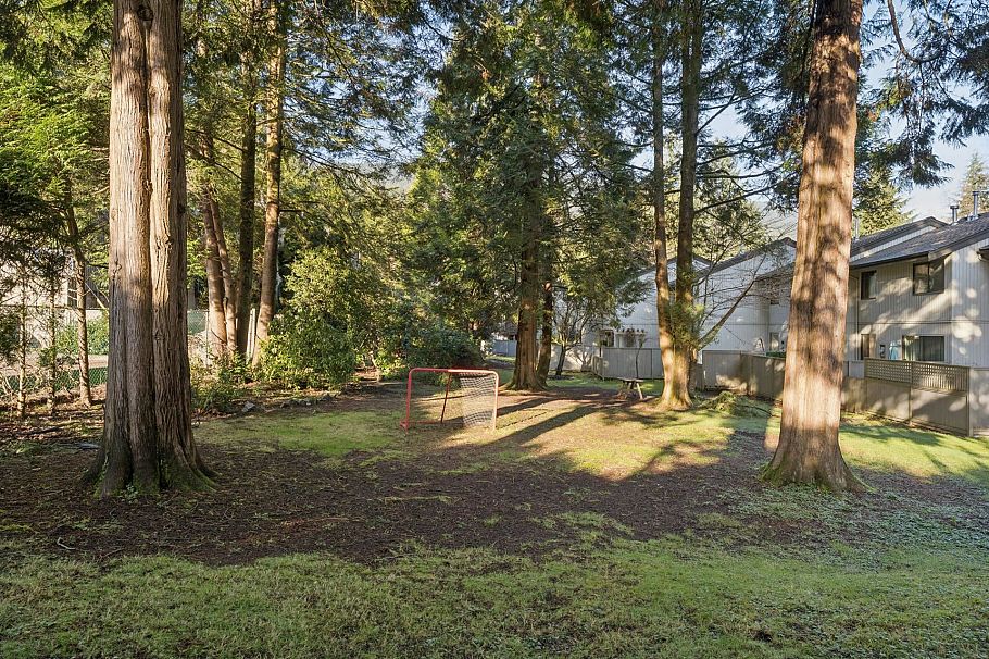 2060 Deep Cove Crescent North Vancouver, BC - 28