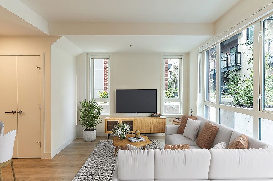 123 2050 Glenaire Drive North Vancouver, BC - 3