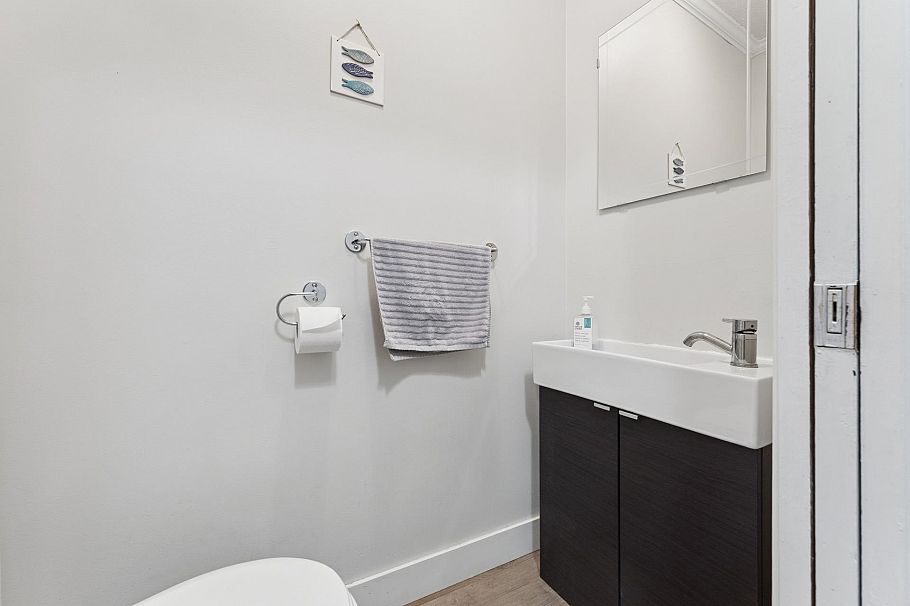 2060 Deep Cove Crescent North Vancouver, BC - 10