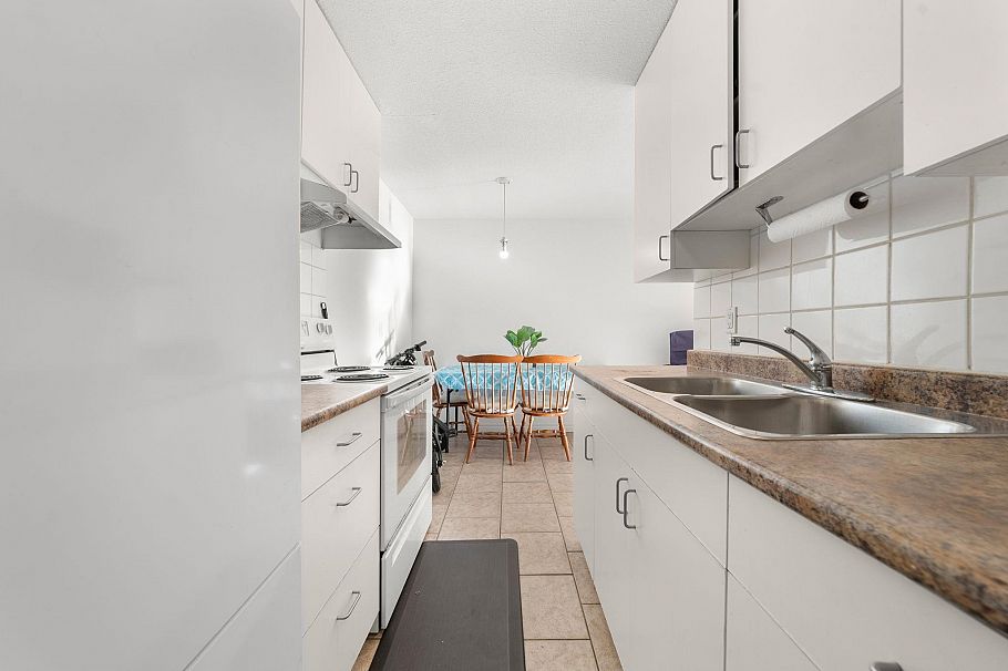 3 135 W 21st Street North Vancouver, BC - 13