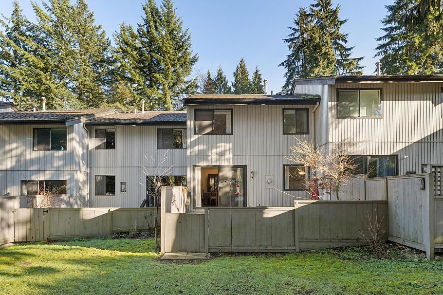 2060 Deep Cove Crescent North Vancouver, BC - 26