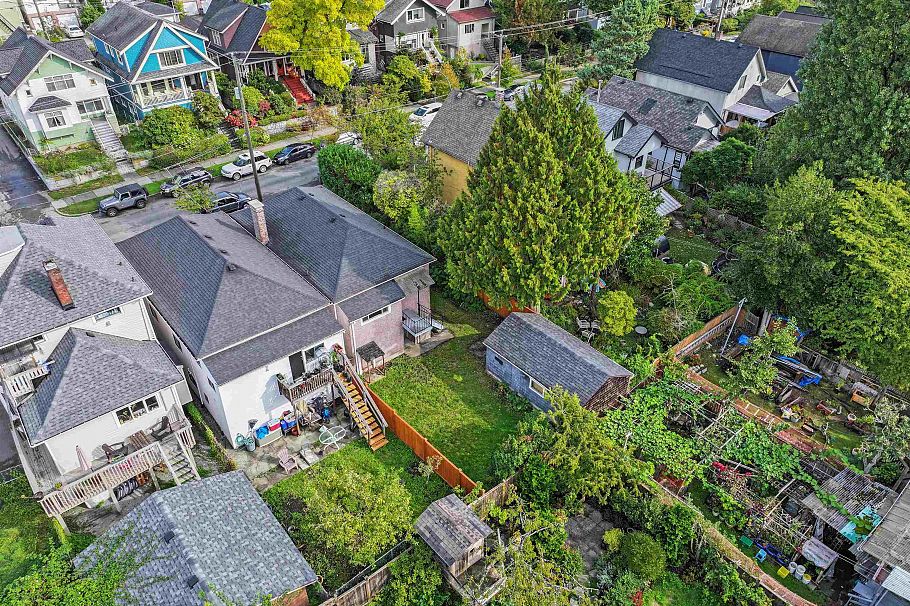 1732 E 3rd Avenue Vancouver, BC - 5