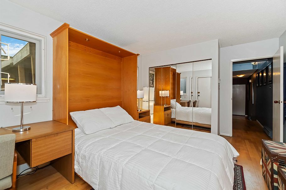 1305 W 8th Avenue Vancouver, BC - 16