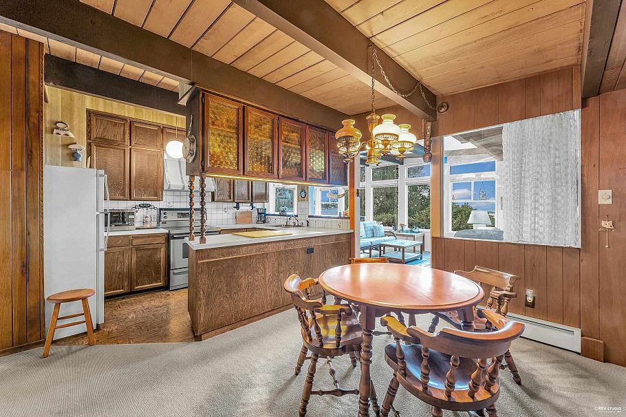 3729 St. Georges Avenue North Vancouver, BC - 15