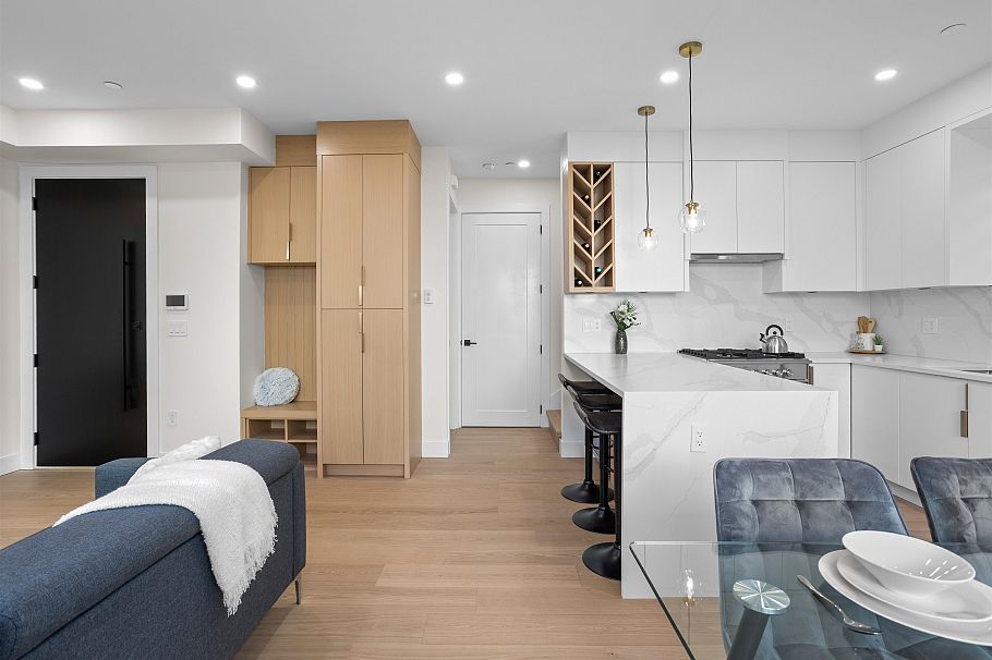 2 3429 Napier Street Vancouver, BC - 7