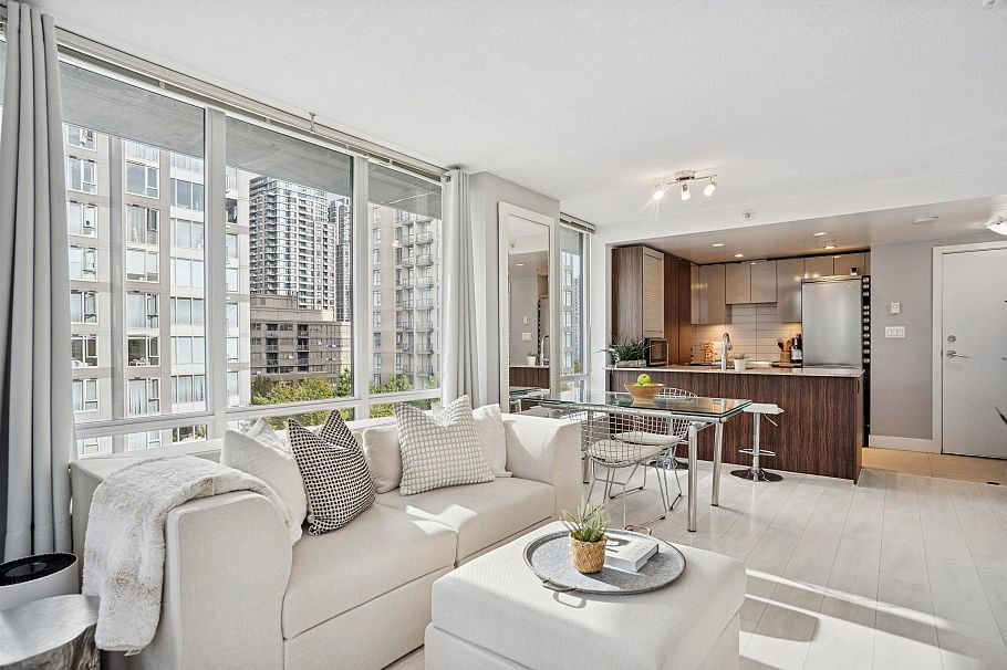 811 1088 Richards Street Vancouver, BC - 4