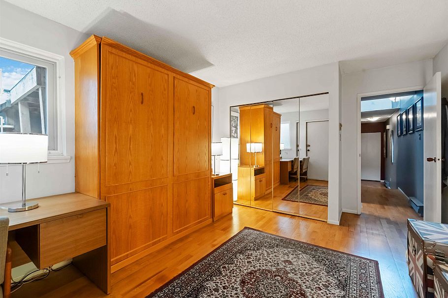 1305 W 8th Avenue Vancouver, BC - 14