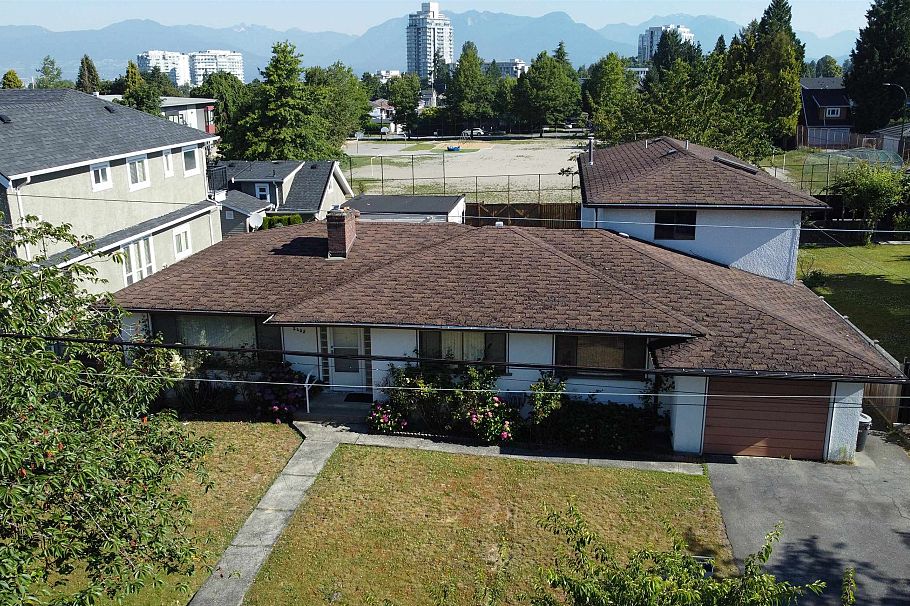 2435 E 38th Avenue Vancouver, BC - 1