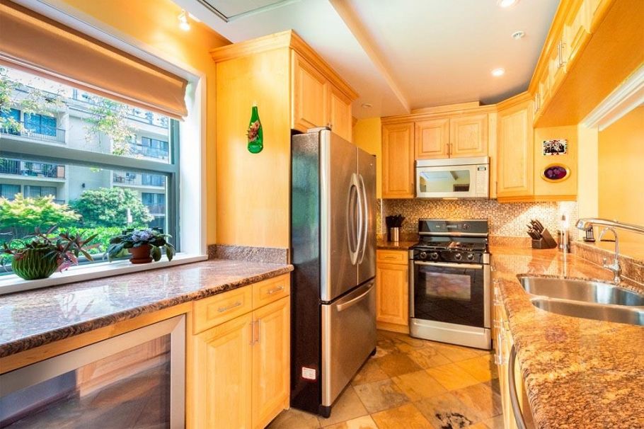 304 1233 Beach Avenue Vancouver, BC - 11