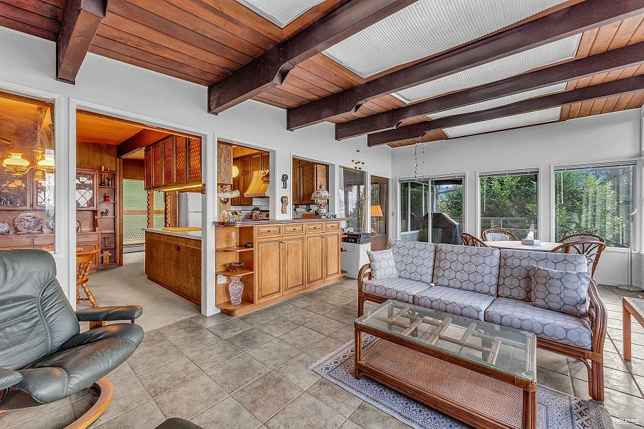 3729 St. Georges Avenue North Vancouver, BC - 14