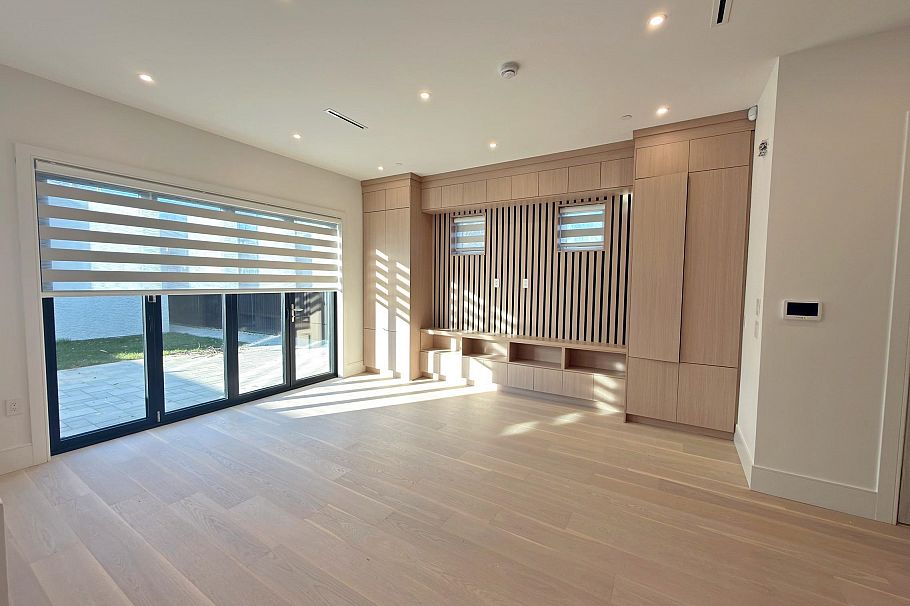 748 E 47th Avenue Vancouver, BC - 3