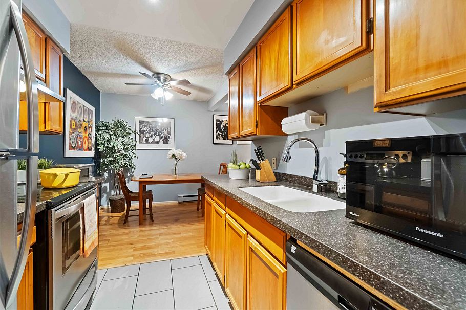 1305 W 8th Avenue Vancouver, BC - 10