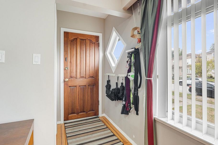 6979 Gladstone Street Vancouver, BC - 12