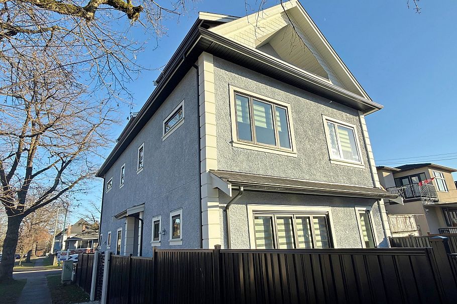 748 E 47th Avenue Vancouver, BC - 1