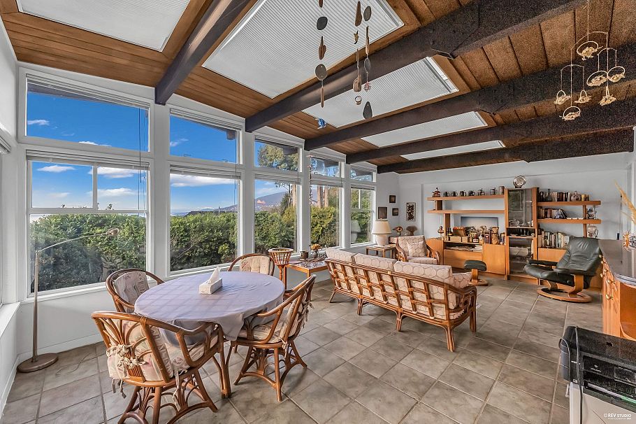 3729 St. Georges Avenue North Vancouver, BC - 16