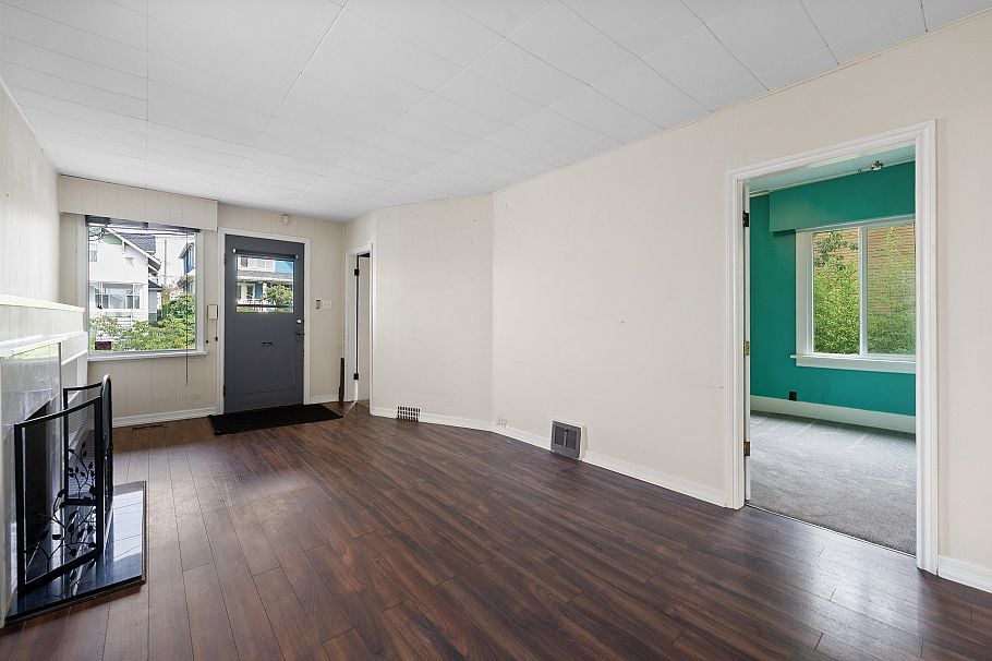 1732 E 3rd Avenue Vancouver, BC - 22