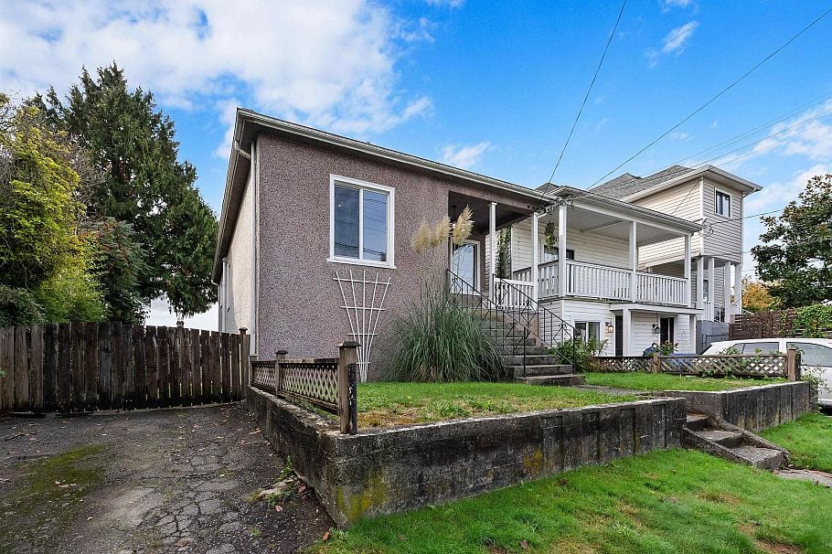 1732 E 3rd Avenue Vancouver, BC - 40