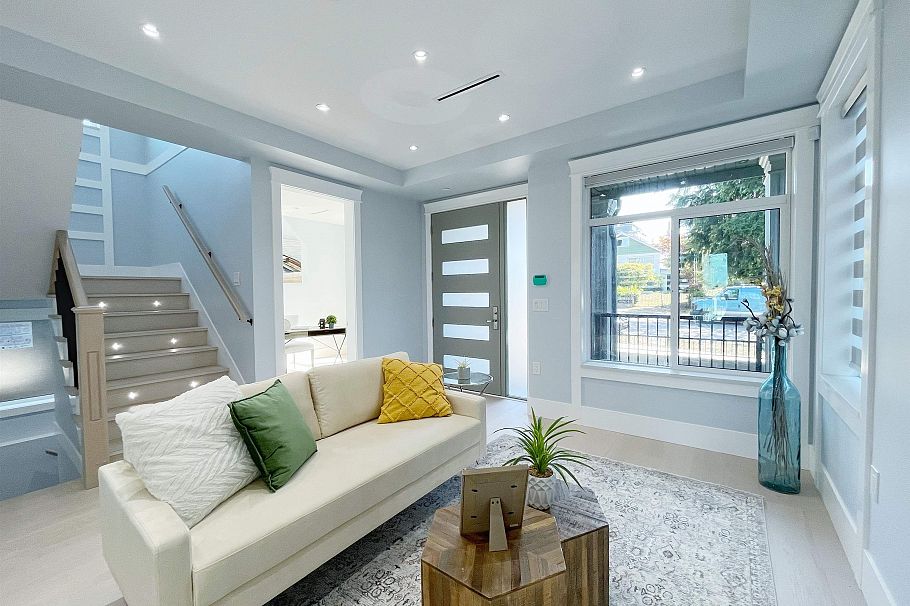 3275 E 20th Avenue Vancouver, BC - 2