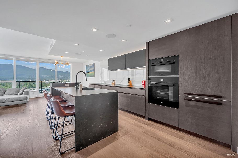 2001 620 Cardero Street Vancouver, BC - 10