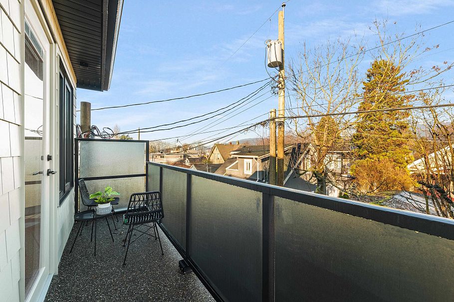 323 N Kamloops Street Vancouver, BC - 23