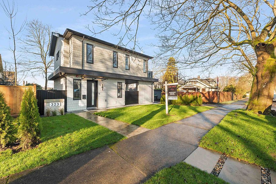 323 N Kamloops Street Vancouver, BC - 24