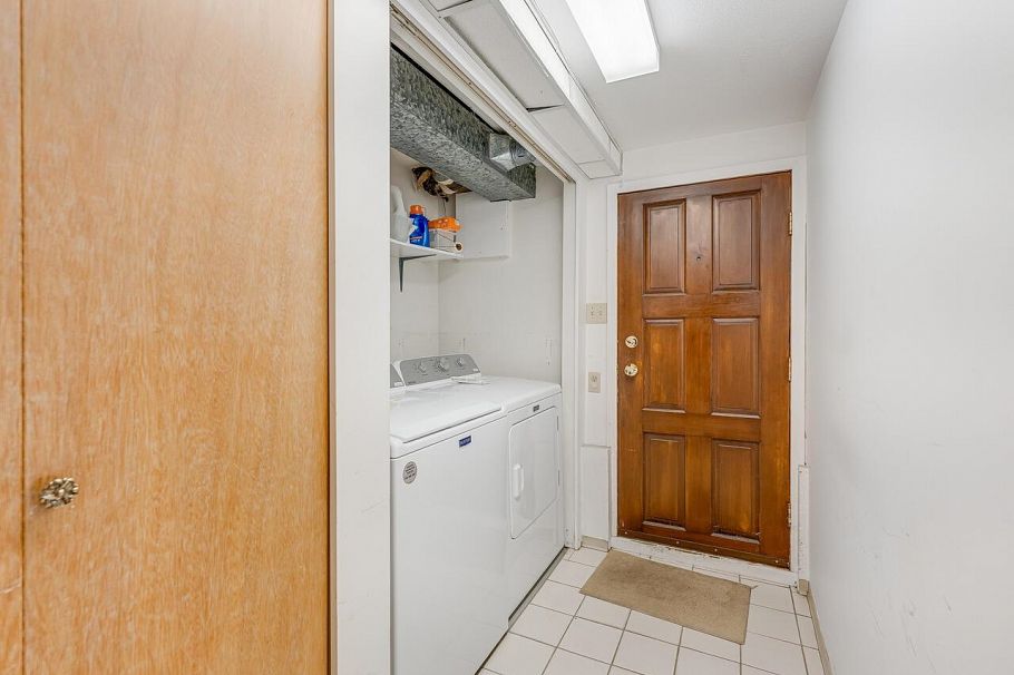 6979 Gladstone Street Vancouver, BC - 2