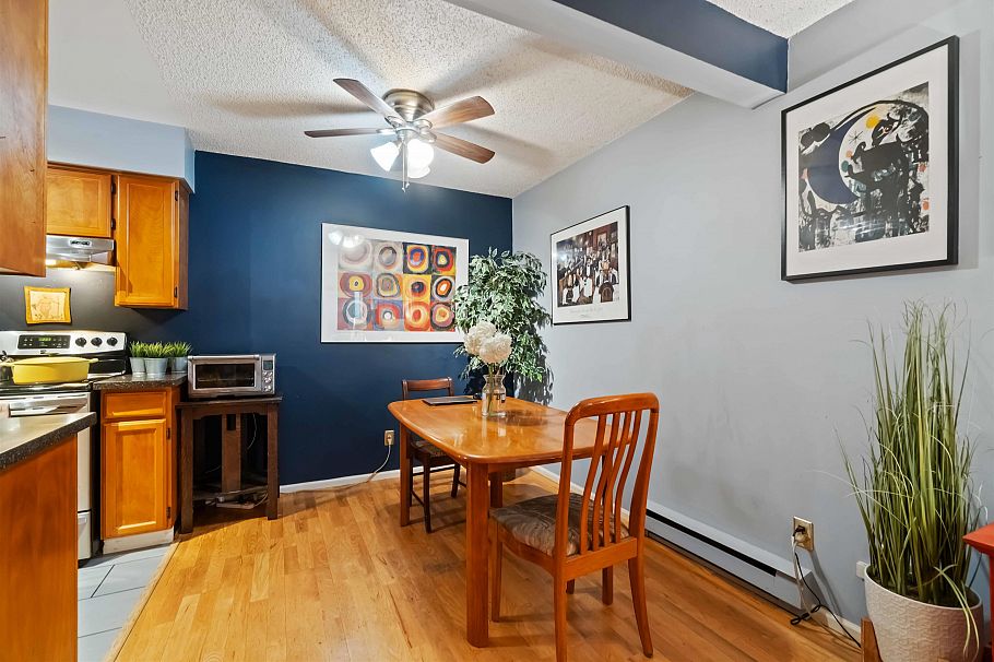 1305 W 8th Avenue Vancouver, BC - 5