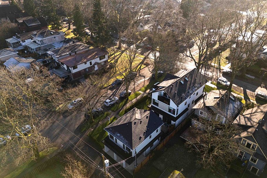 323 N Kamloops Street Vancouver, BC - 28