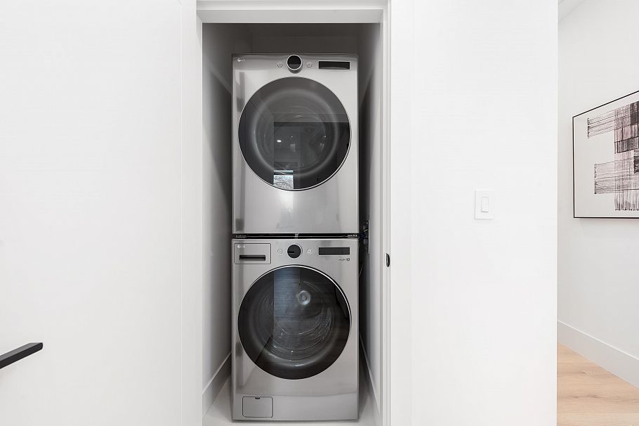 323 N Kamloops Street Vancouver, BC - 22