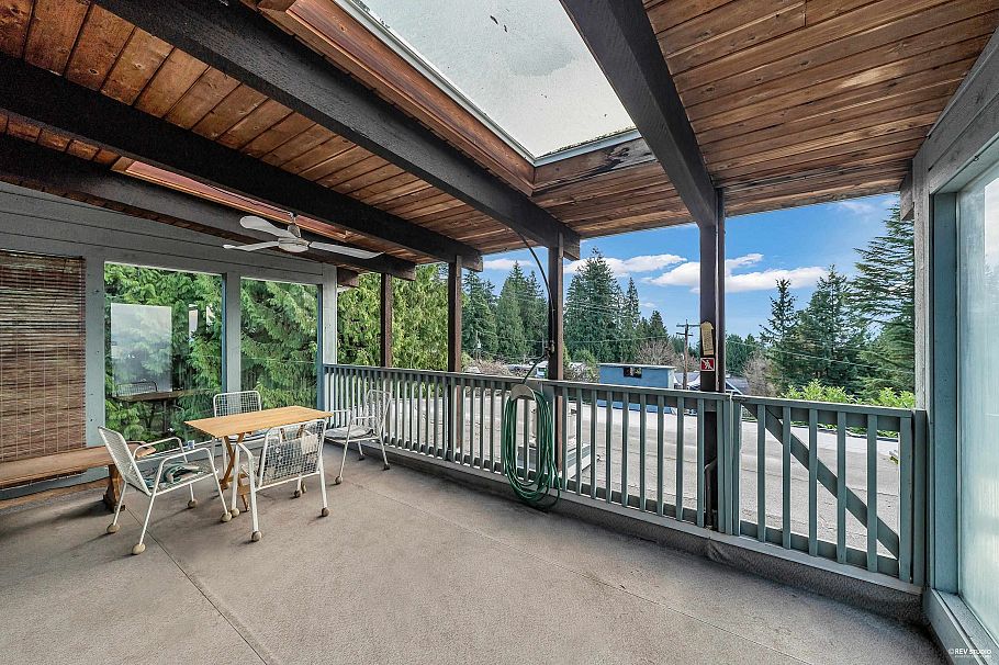 3729 St. Georges Avenue North Vancouver, BC - 10