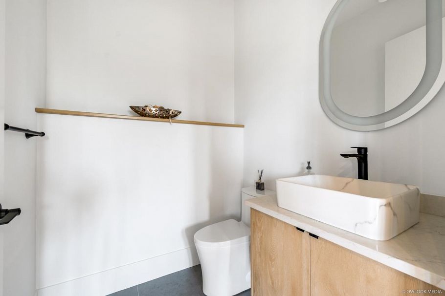 1 2124 Renfrew Street Vancouver, BC - 23