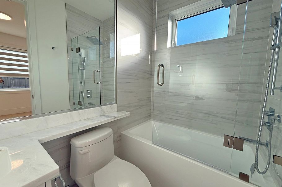 748 E 47th Avenue Vancouver, BC - 9