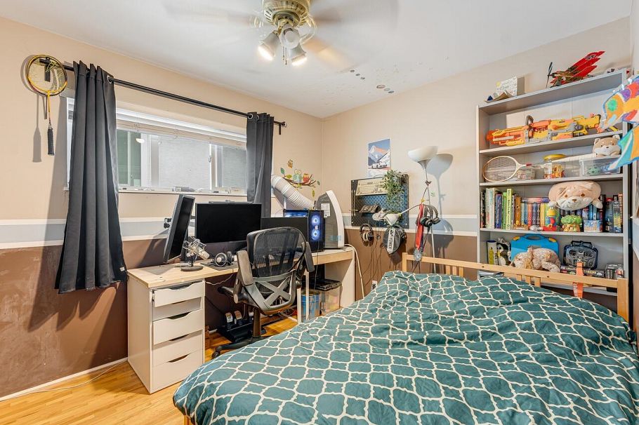 6979 Gladstone Street Vancouver, BC - 4