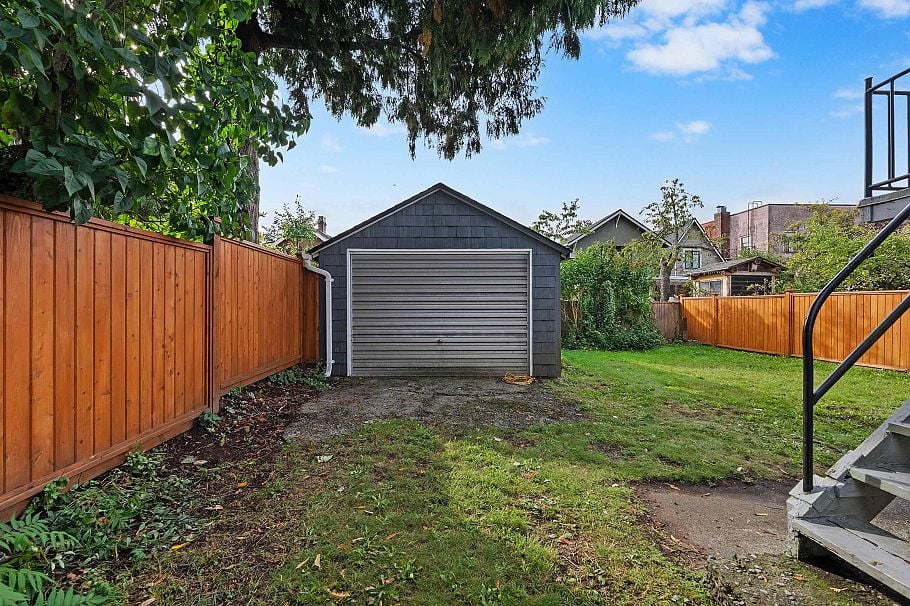 1732 E 3rd Avenue Vancouver, BC - 37