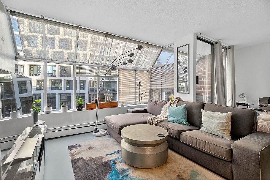 902 950 Drake Street Vancouver, BC - 1