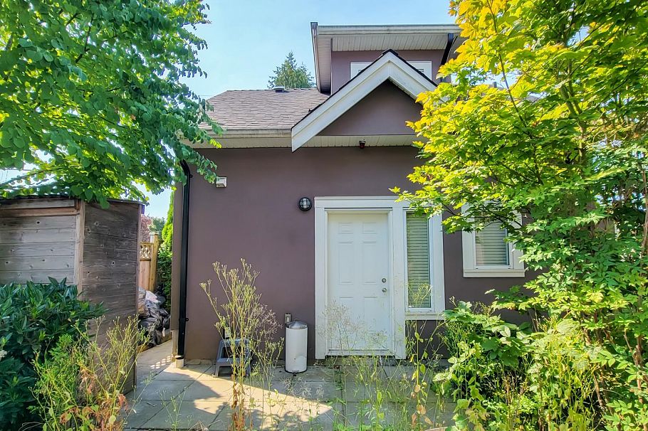 3096 E 26th Avenue Vancouver, BC - 36