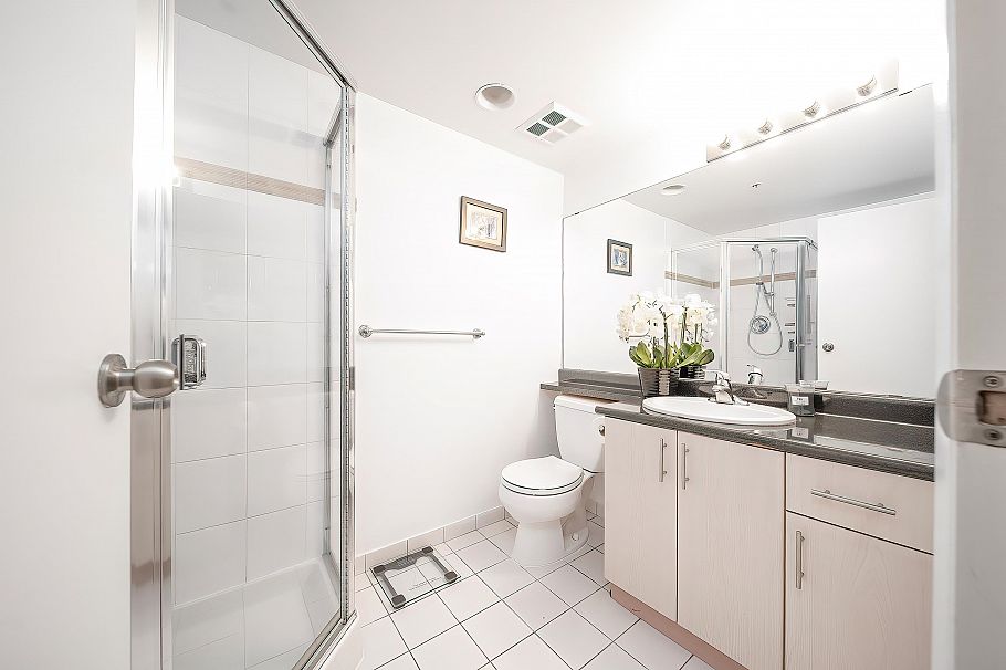 2303 1188 Howe Street Vancouver, BC - 16