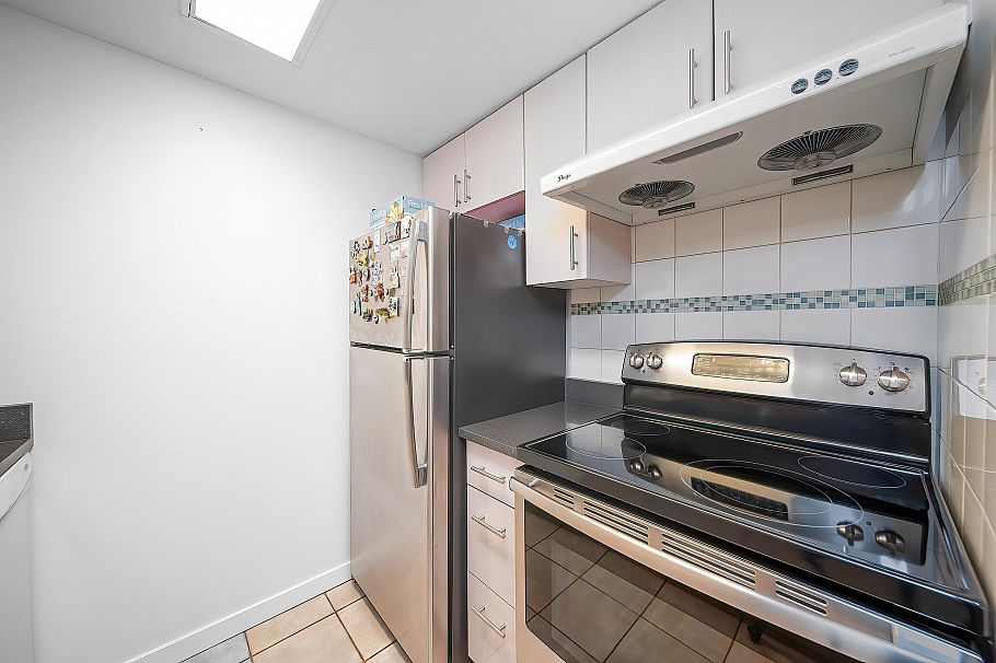 2303 1188 Howe Street Vancouver, BC - 12