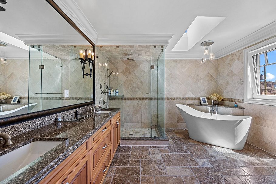 4042 W 34th Avenue Vancouver, BC - 23