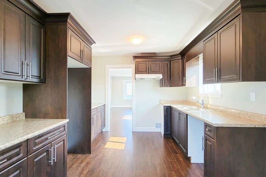 3096 E 26th Avenue Vancouver, BC - 11