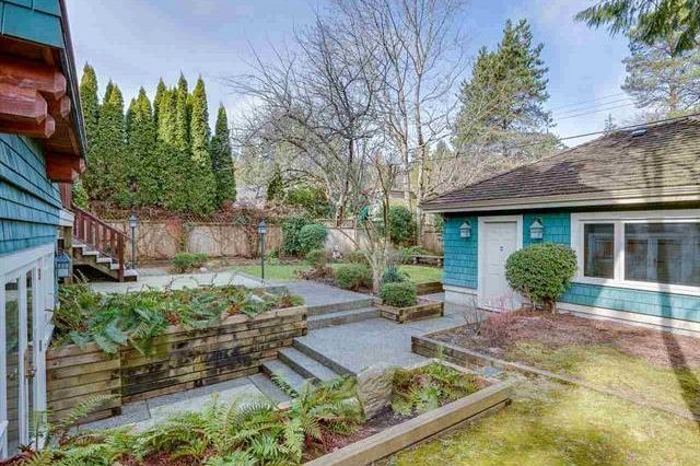 4035 W 27th Avenue Vancouver, BC - 35