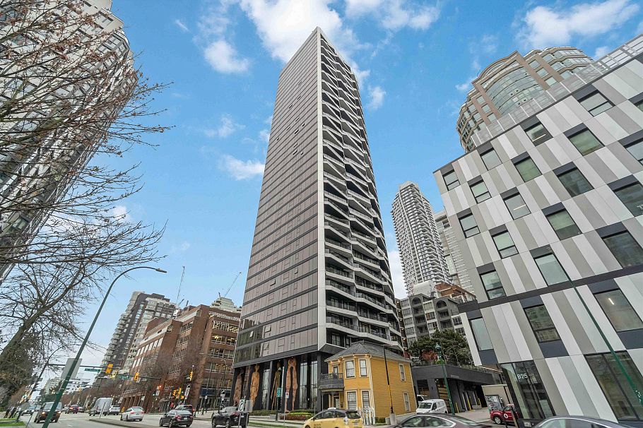 1002 889 Pacific Street Vancouver, BC - 2