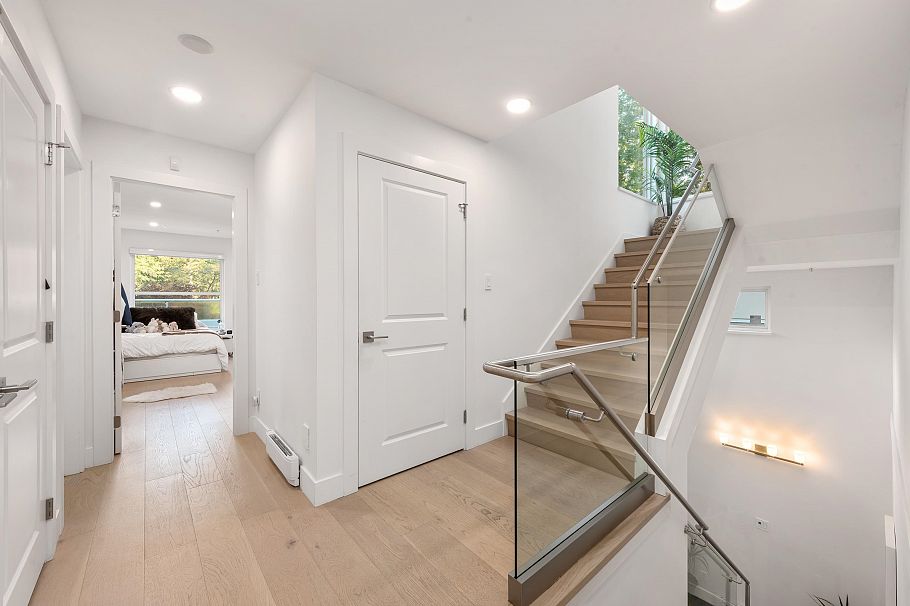 11 2425 Edgemont Boulevard North Vancouver, BC - 26