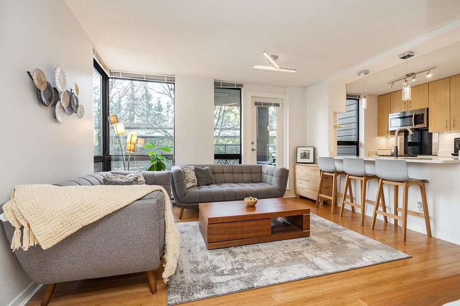 206 3638 Vanness Avenue Vancouver, BC - 3