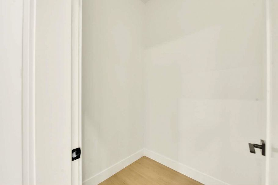 1 1436 E 1st Avenue Vancouver, BC - 28