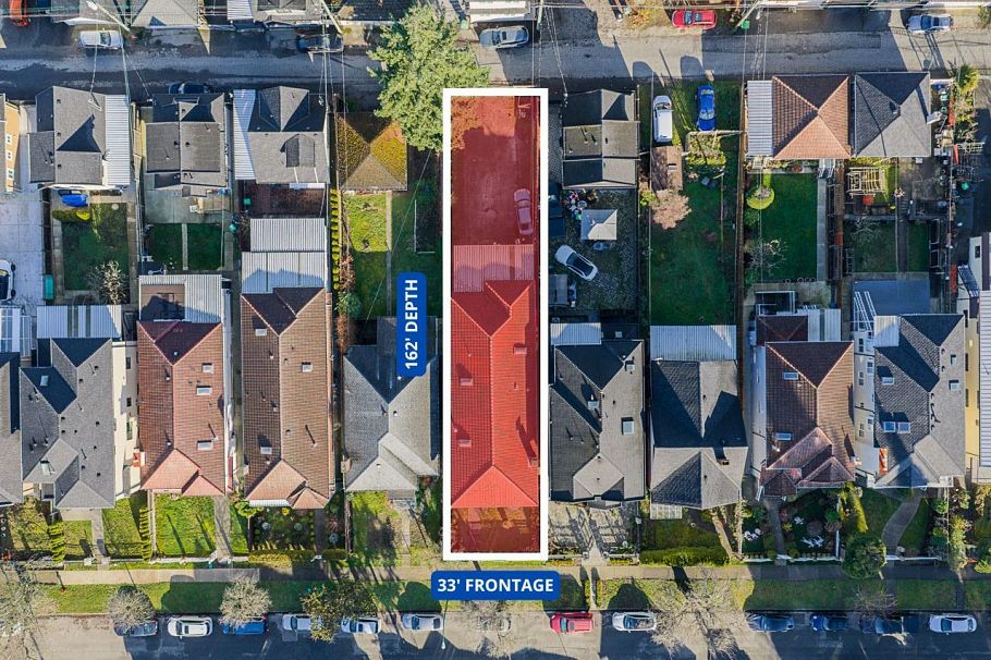 557 E 58th Avenue Vancouver, BC - 12