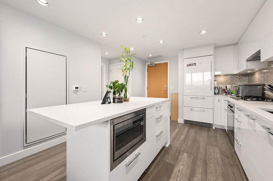 1303 5410 Shortcut Road Vancouver, BC - 1