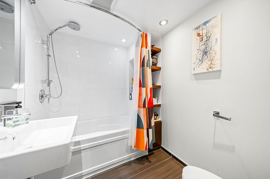 4462 Strathcona Road North Vancouver, BC - 26