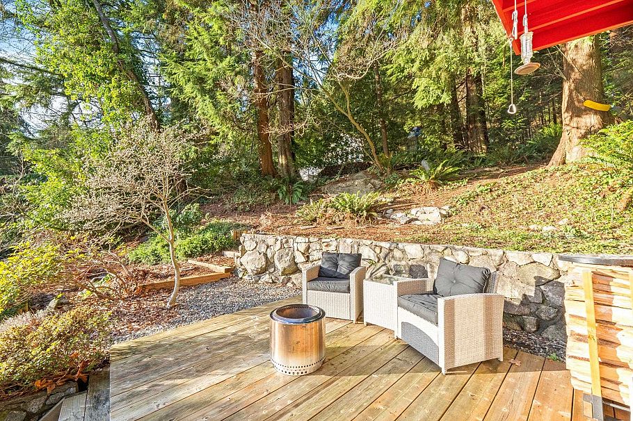 4462 Strathcona Road North Vancouver, BC - 5